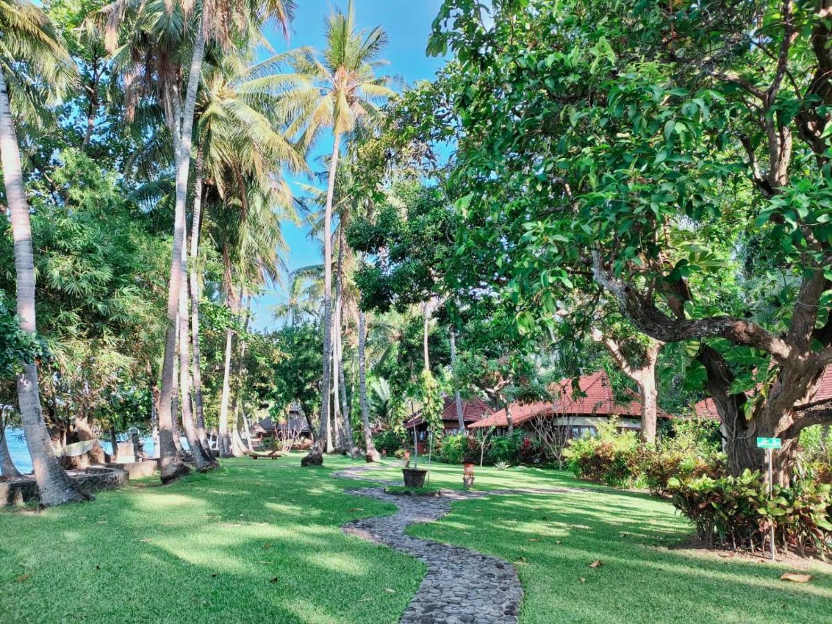 Gaia-Oasis Beach Resort Tejakula Exterior photo