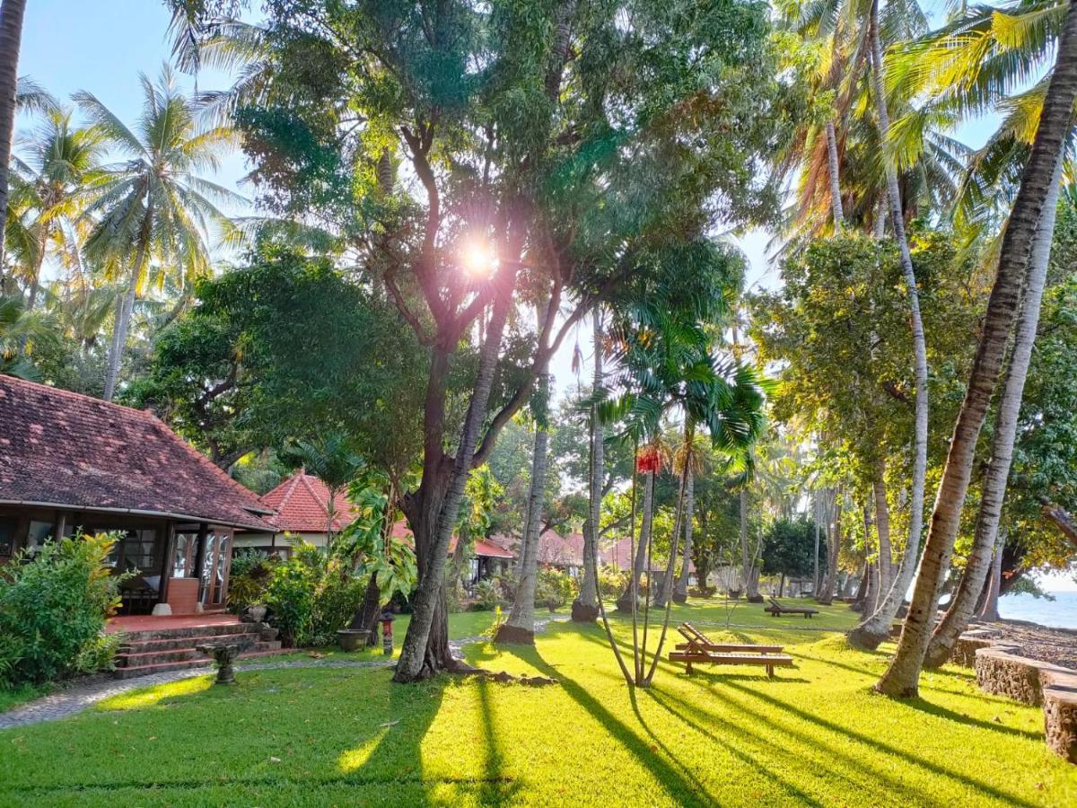 Gaia-Oasis Beach Resort Tejakula Exterior photo