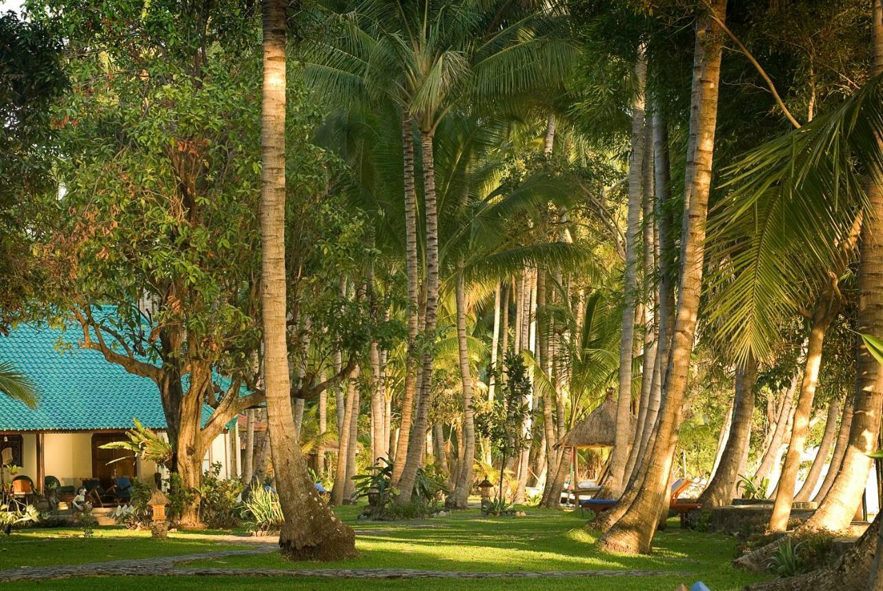 Gaia-Oasis Beach Resort Tejakula Exterior photo